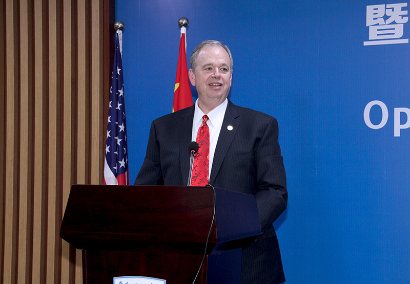 美国威斯康星大学欧克莱尔分校校长Dr.James Schmidt.jpg